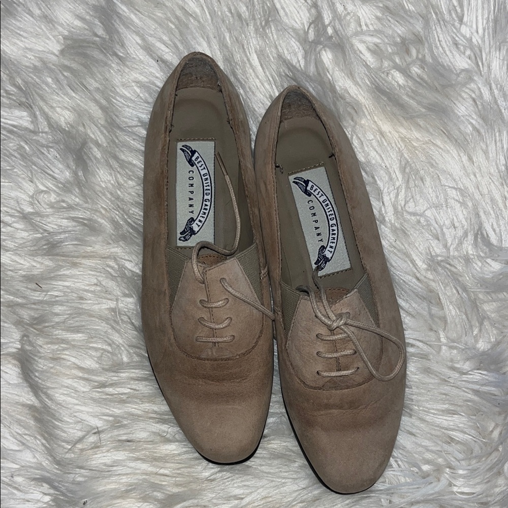 tan suede lace-up oxfords from the brand Best United Garment Company. Size 6.5